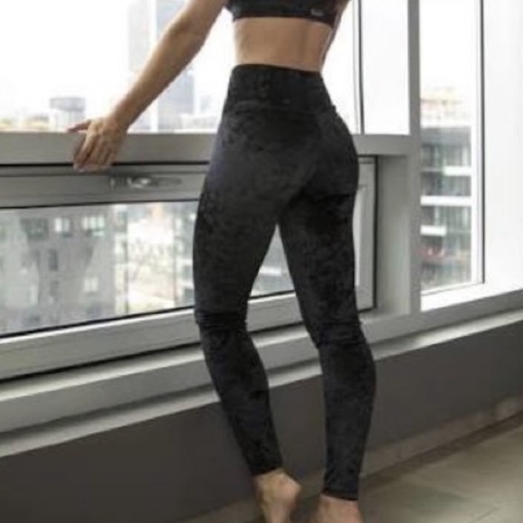PINK Victoria's Secret Pants - Victoria's Secret PINK Ultimate Green Crushed Velvet Yoga Leggings Size XS